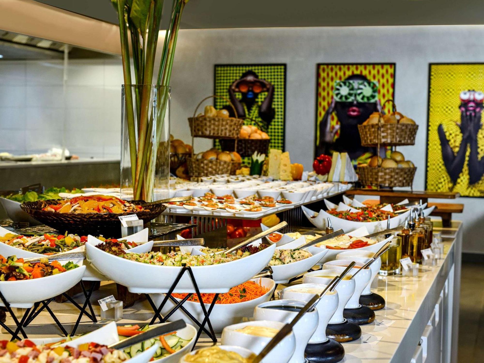 Pullman Abidjan Hotel Buitenkant foto